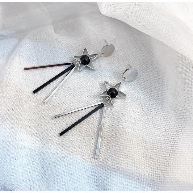 HOA TAI SÁNG DÀI NGÔI SAO BI ĐEN