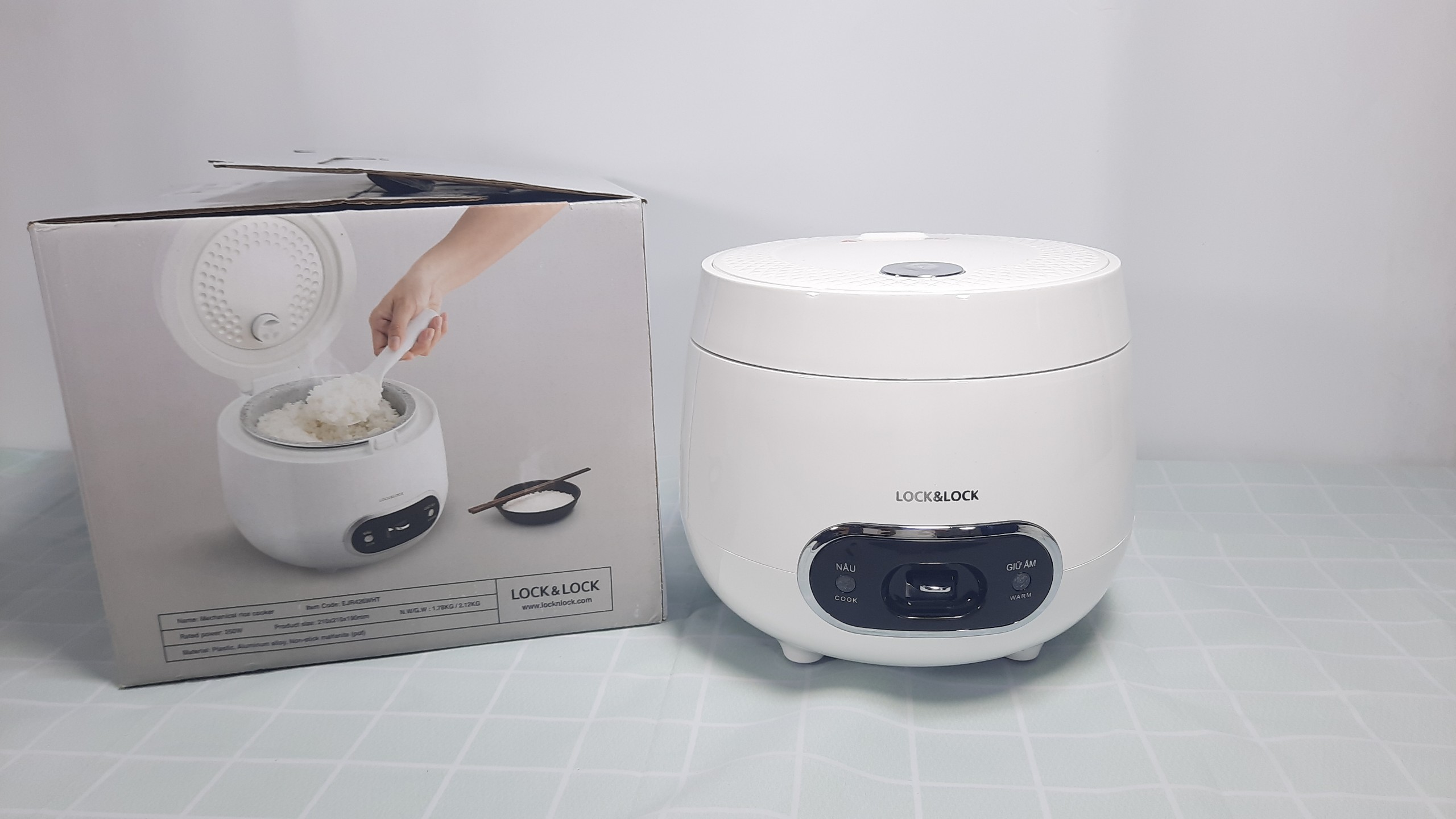 Nồi Cơm Điện Mini Lock&Lock EJR426 Dung Tích 0.8 lít
