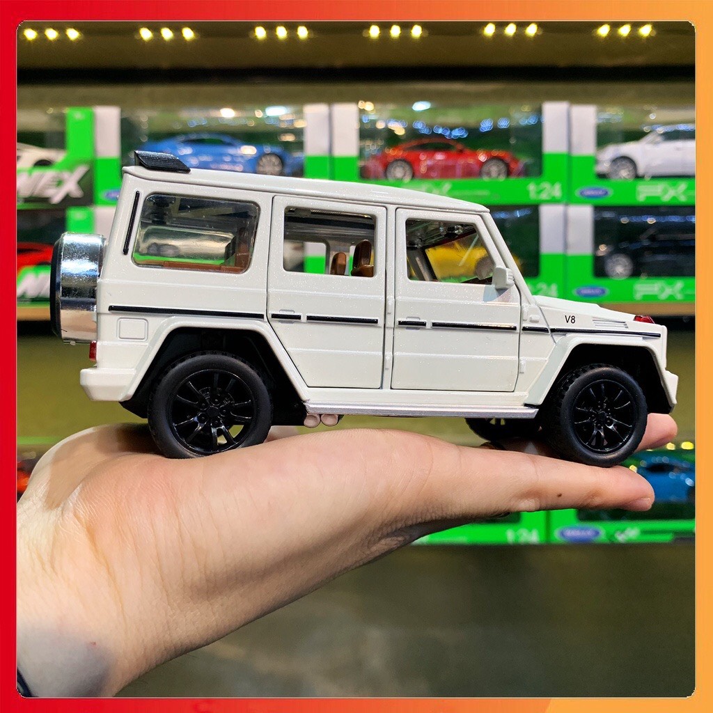 Mô hình xe Mercedes-Benz AMG G63 tỉ lệ 1:32