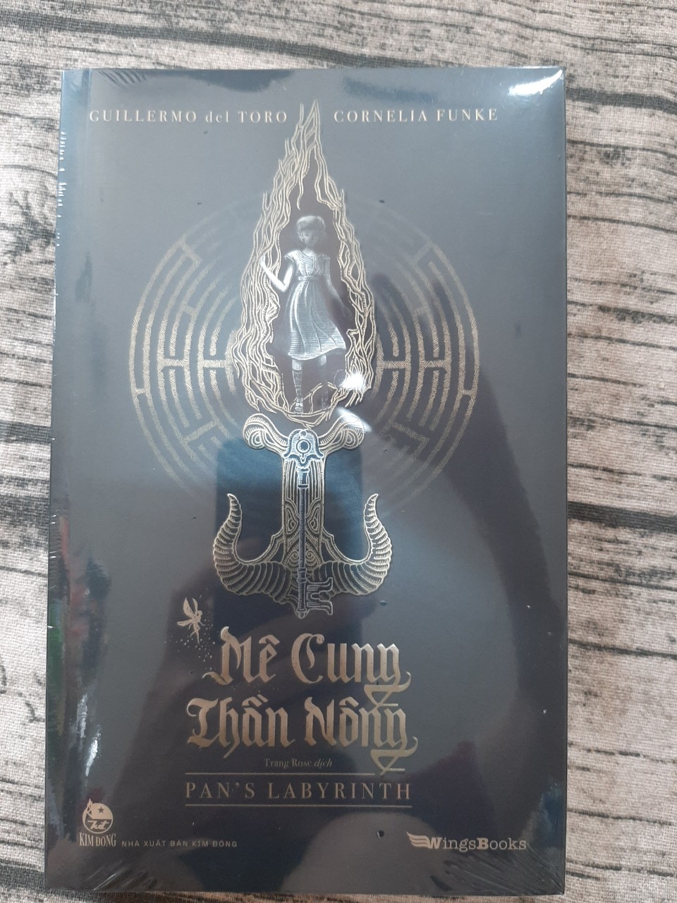 Mê Cung Thần Nông - Pan'S Labyrinth – Bìa Cứng [Tặng Kèm Bookmark]