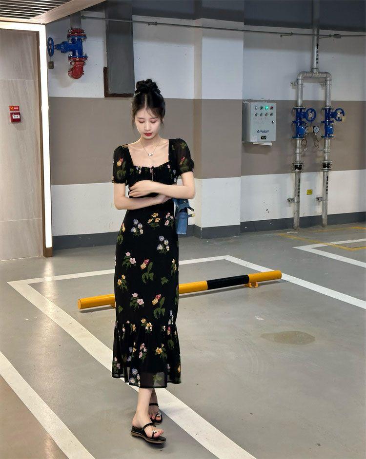 DONGSHOP Pháp Vintage vuông cổ in tay áo ngắn đuôi cá đầm nữ tính siêu tiên váy dài màu đen hoa chiffon đầm