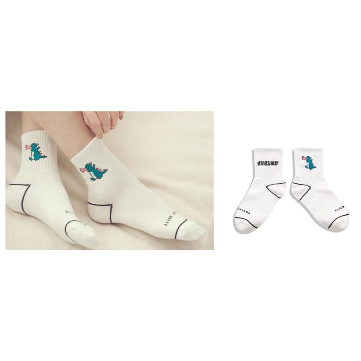 Tất cổ cao thêu hình Hàn Quốc