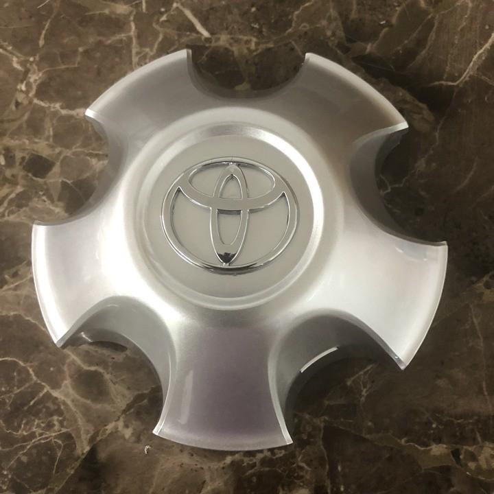 Logo chụp mâm, ốp lazang bánh xe sau ô tô Toyota Land Cruiser