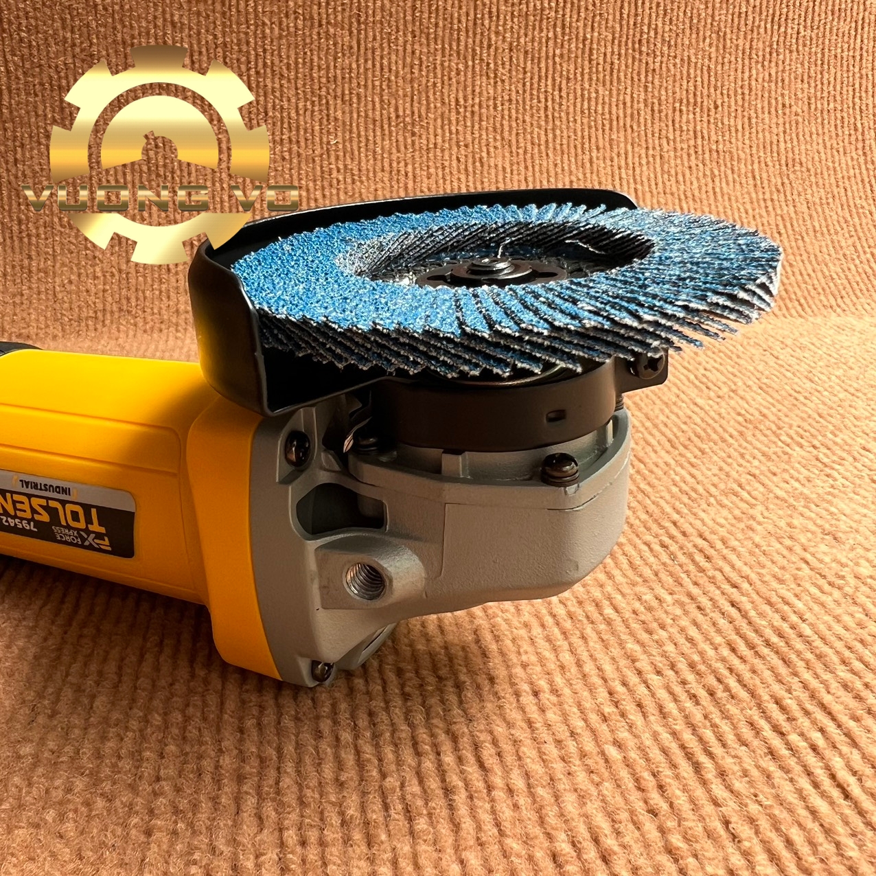 Vải nhám xếp dạng đĩa đường kính 4"