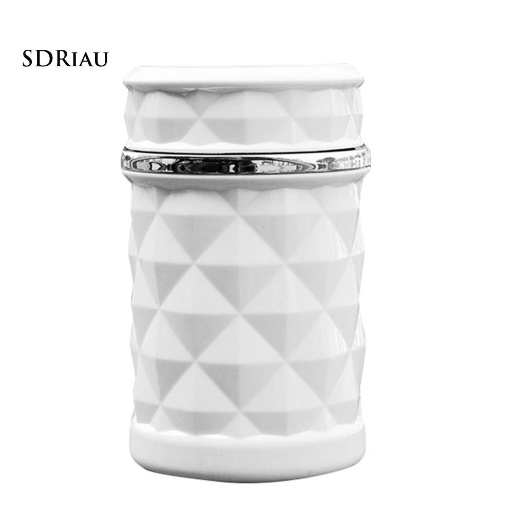 Gạt tàn thuốc có đèn LED cho xe hơi