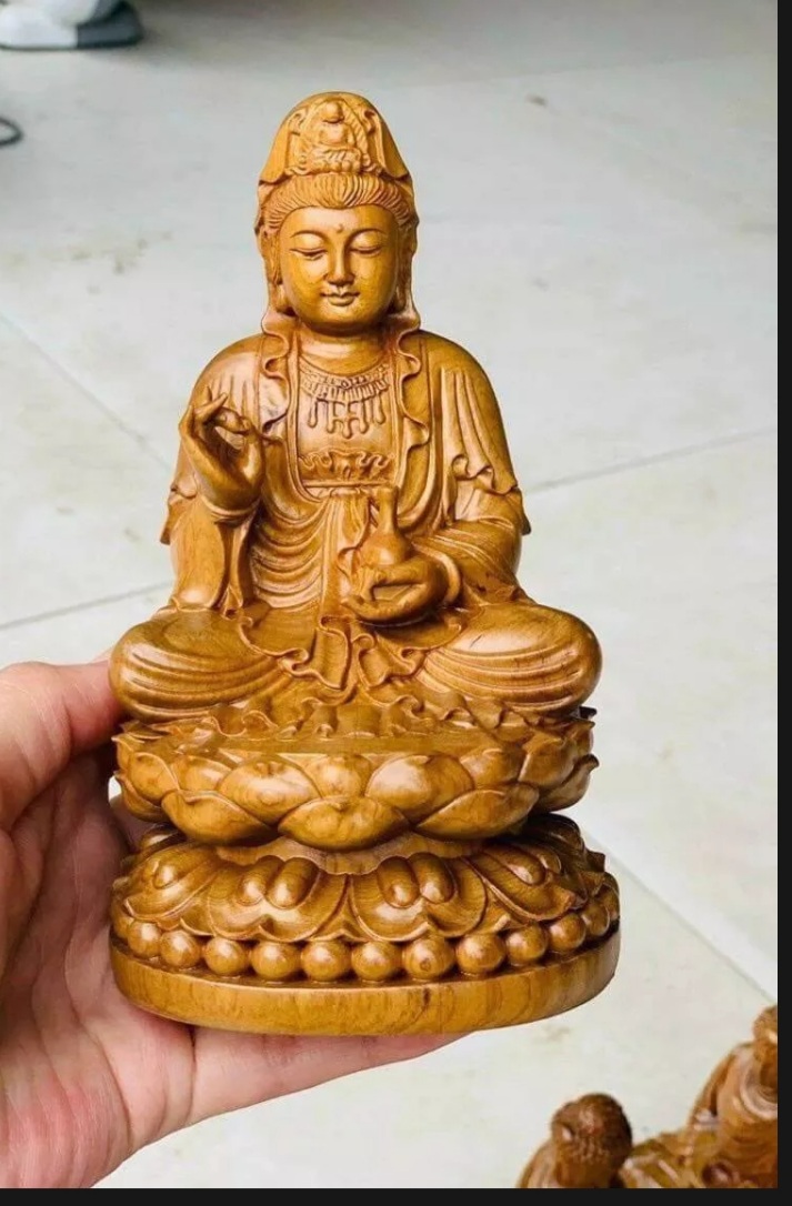 Tượng phật quan âm phong thủy gỗ bách xanh cao 15 cm