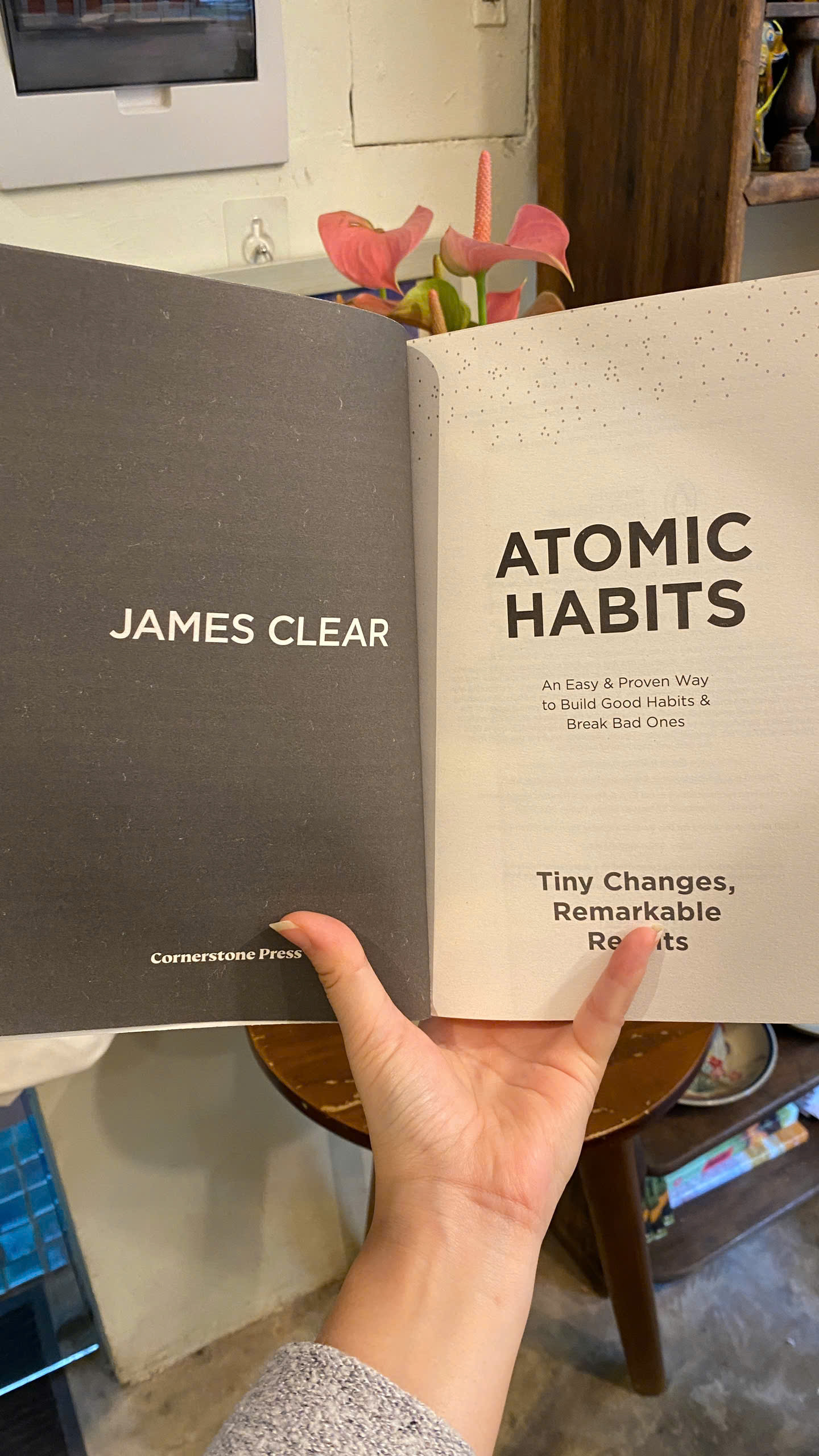 Sách - Atomic Habits by James Clear | Self Help / Psychology Nonfiction / Ngoại văn Tâm lý Nhập khẩu