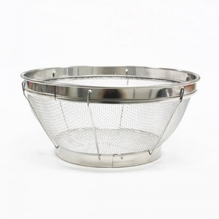 Rổ tròn đáy sâu inox Echo Metal, thiết kế các lỗ thoát nước thông thoáng, không đọng nước giúp bạn thoải mái đựng rau, củ, trái cây sau khi rửa - nội địa Nhật Bản