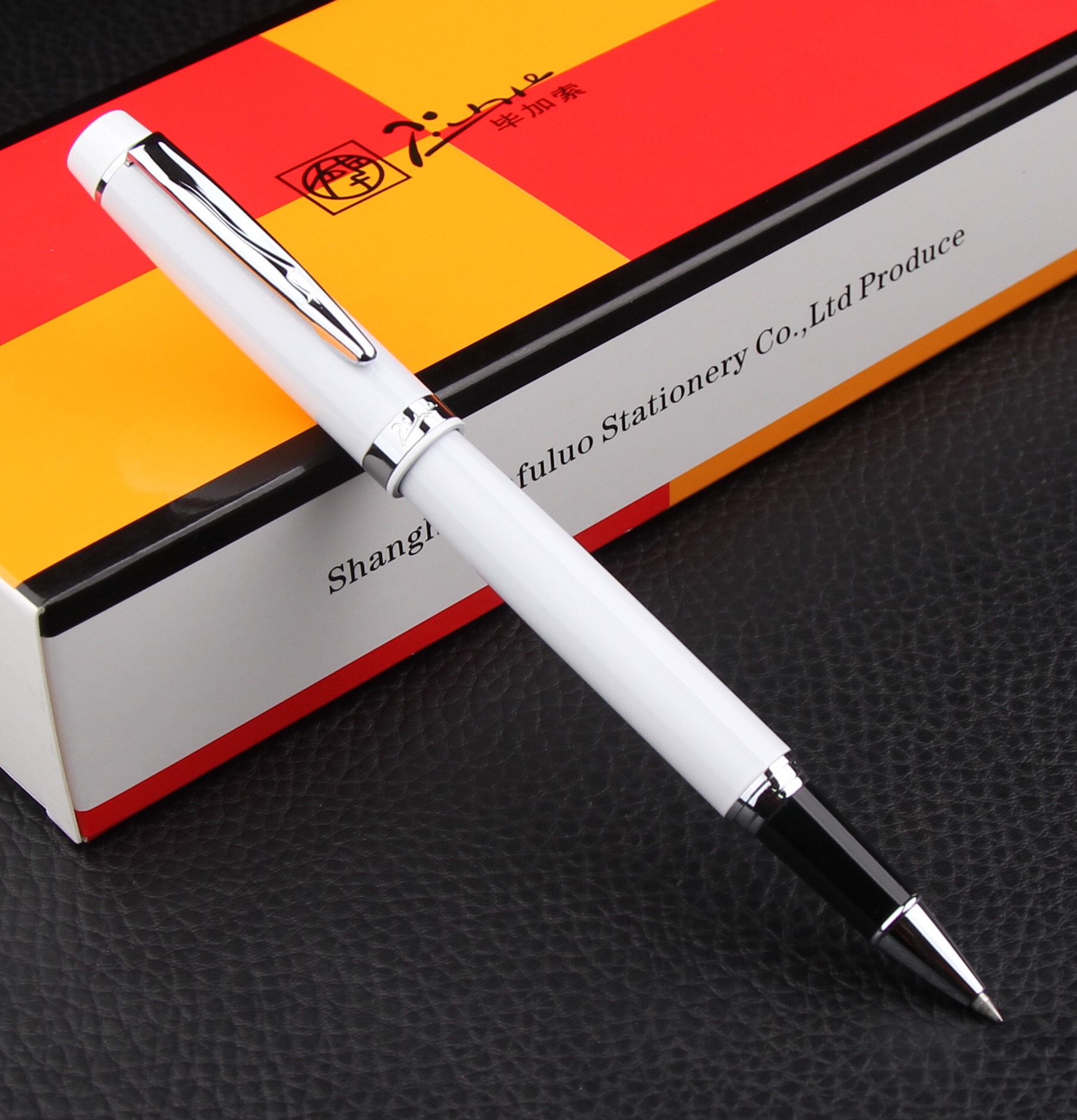 Bút Bi Picasso 705R