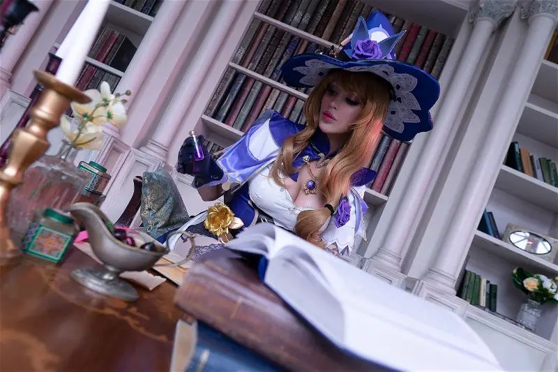 hình cosplay chapter 379 17