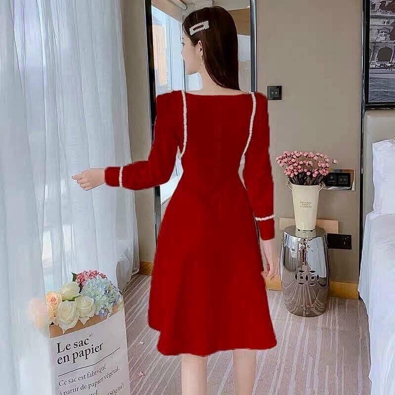 ĐẦM XOÈ CỔ VUÔNG TAY DÀI TIỂU THƯ