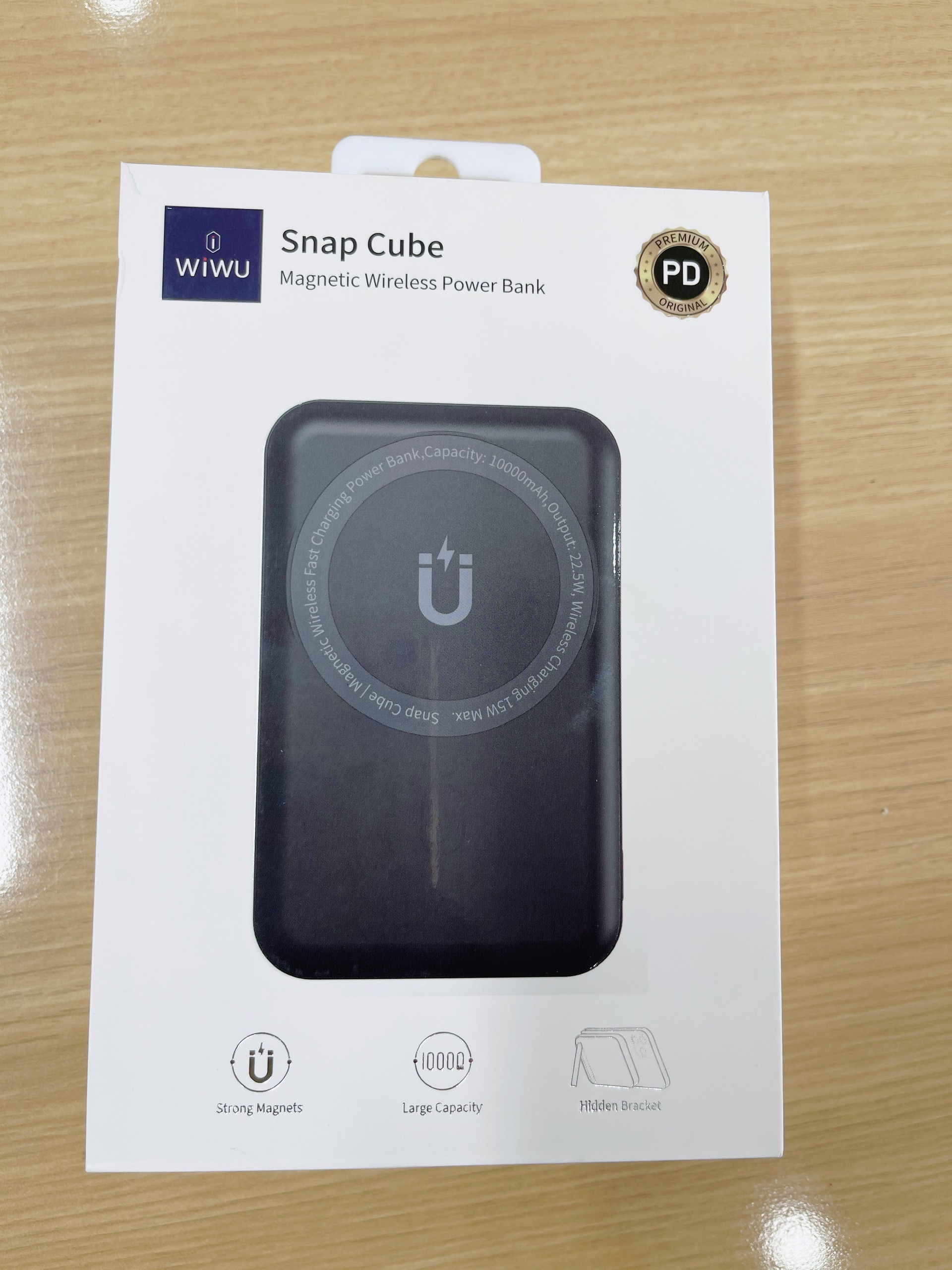 Sạc Nhanh Không Dây Wiwu Snap Cube Dành Cho Iphone 12, Iphone 13 Pin Dự Phòng 10000mAh - Hàng Chính Hãng