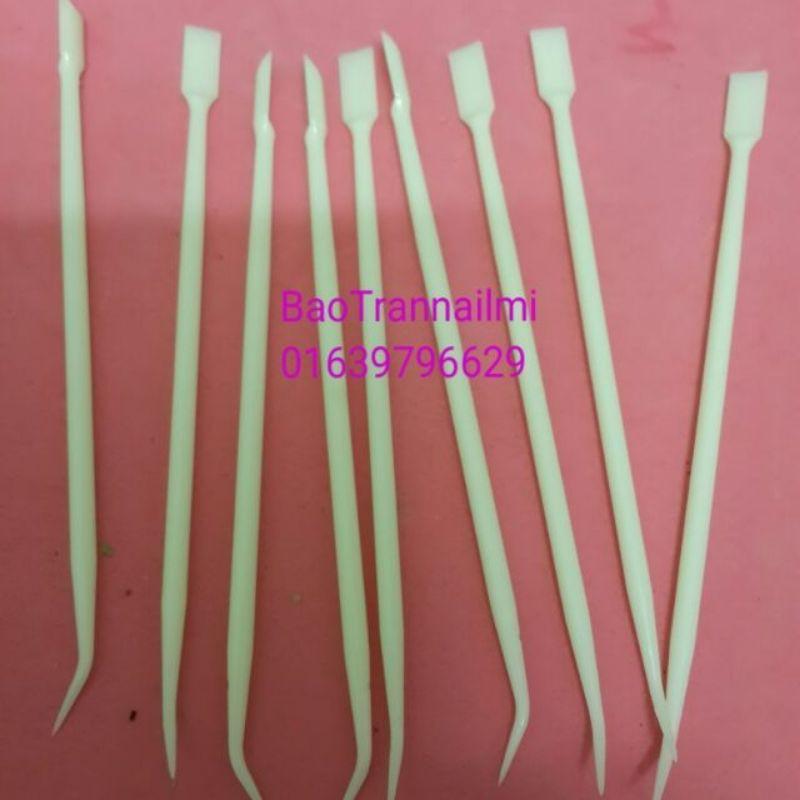 Que gẩy mi và lược hỗ trợ uốn mi