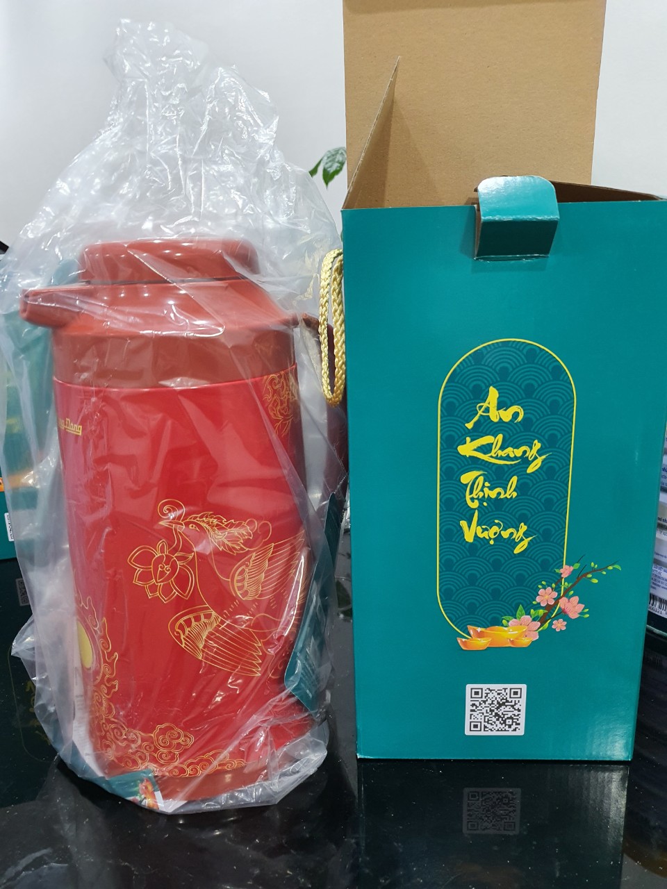 Phích Tết Rạng Đông model 1040 TS dung tích 1 lít, hoa văn tết đẹp mắt, trang nhã, quà tặng Tết ý nghĩa cho gia đình, người thân