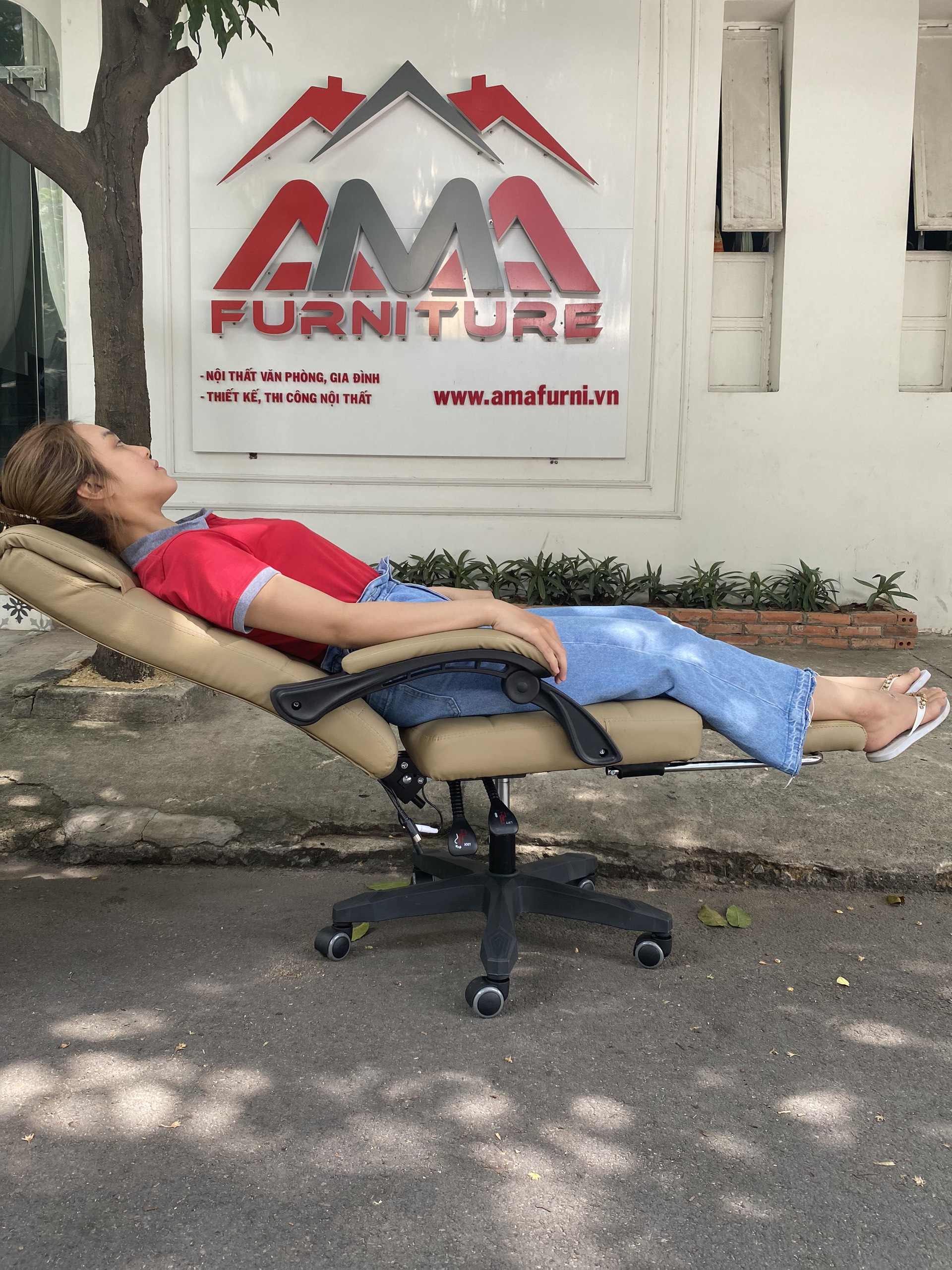 Ghế Giám Đốc Ngả Lưng Rung Massage 07 Điểm Kèm Remote Điều Khiển AMA-HH003-U1