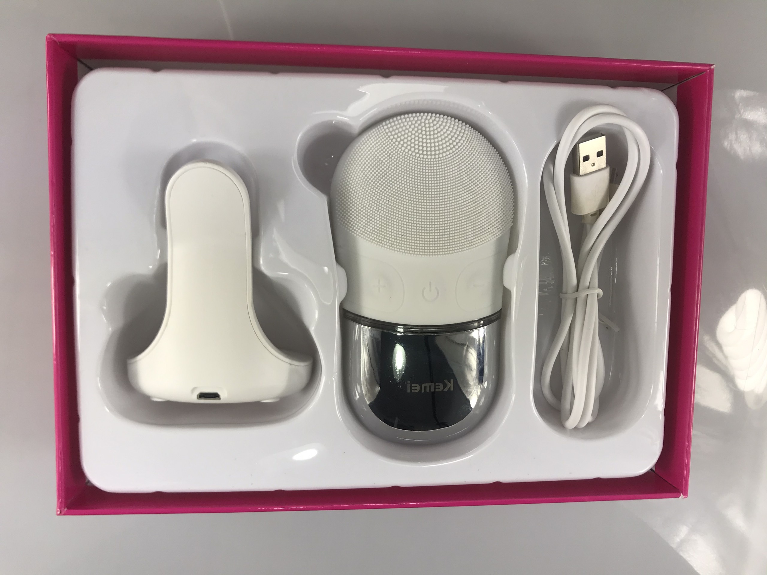 Máy rửa mặt KEMEI KM-1070 làm sạch da mặt, thúc đẩy hấp thụ dưỡng chất, tẩy trang hoàn hảo sử dụng được cho tất cả các loại da, nam nữ đều dùng được