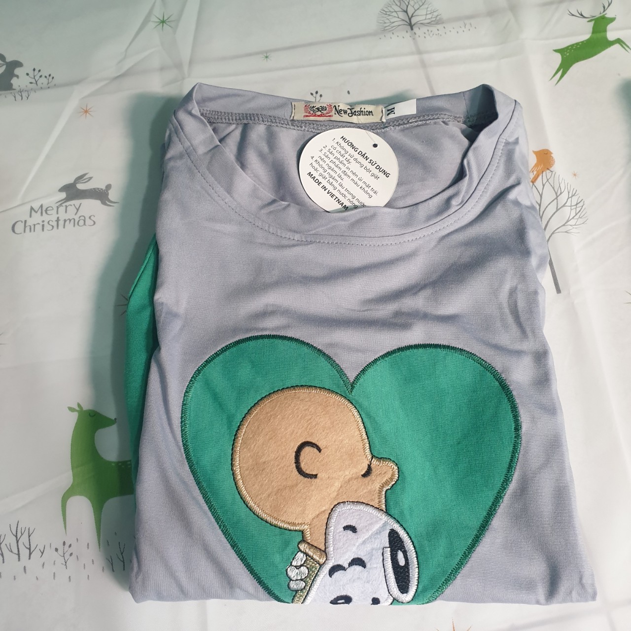 Đồ bộ nữ mặc nhà đẹp thời trang cổ tròn thêu trái tim mẫu hot, thun cotton 4 chiều co dãn cực đẹp, phom chuẩn. Size từ 40-65kg. LEE'S HOME