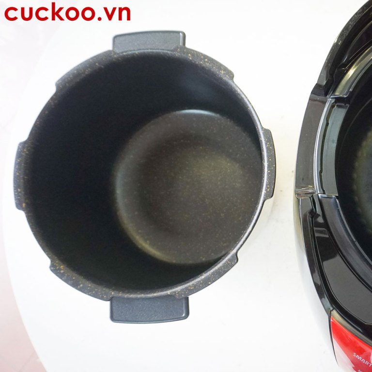 Nồi cơm điện Cao tần Cuckoo CRP-HUT1070FH 1.8L - Chính hãng