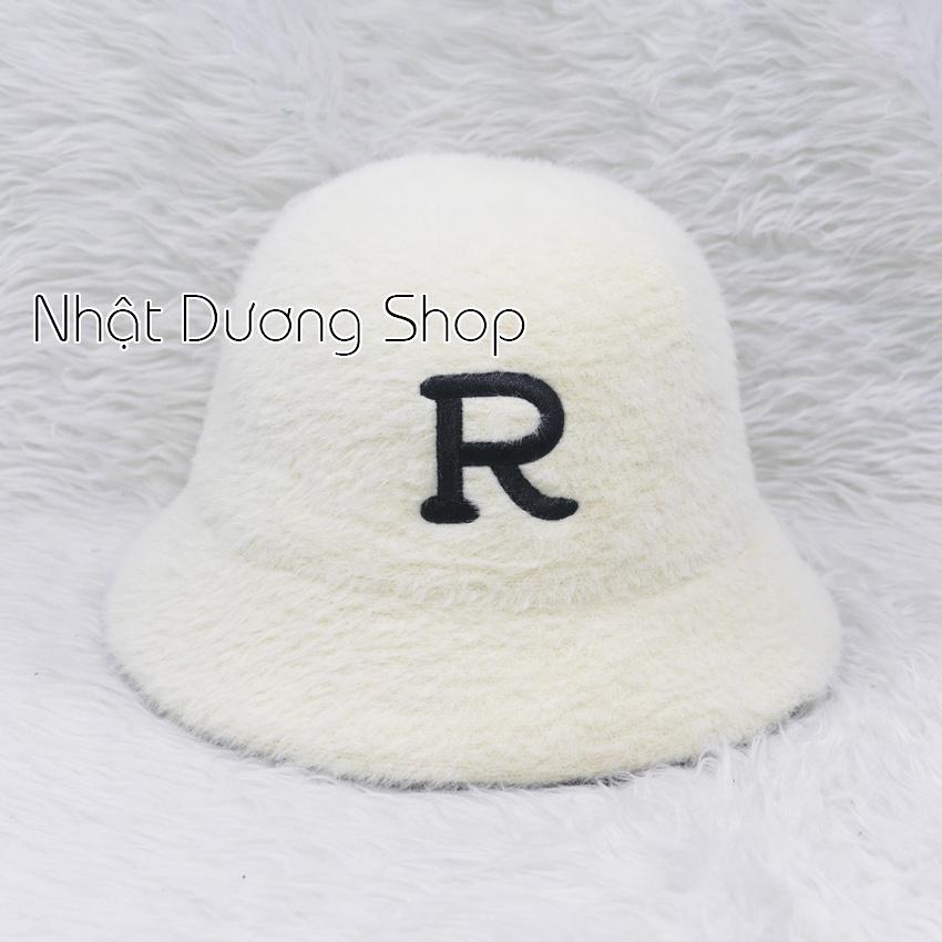 Mũ bo cụp lông thỏ, nón tài bèo vành tròn hàng quảng châu thêu chữ R, vành rộng 5cm phù hợp cho các bạn nữ đi du lịch.