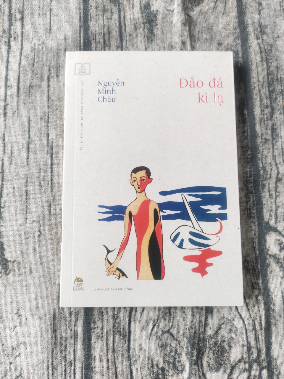 ĐẢO ĐÁ KÌ LẠ