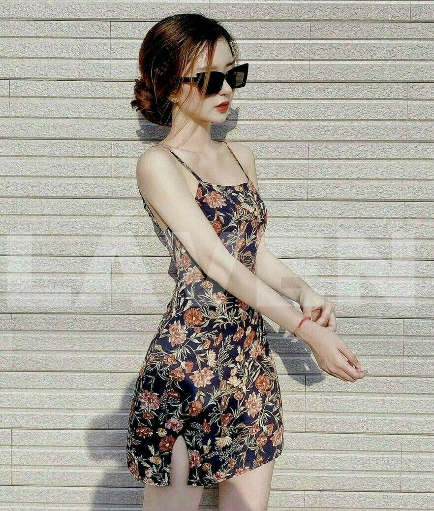 Đầm 2 dây xẻ tà siêu quyến rũ