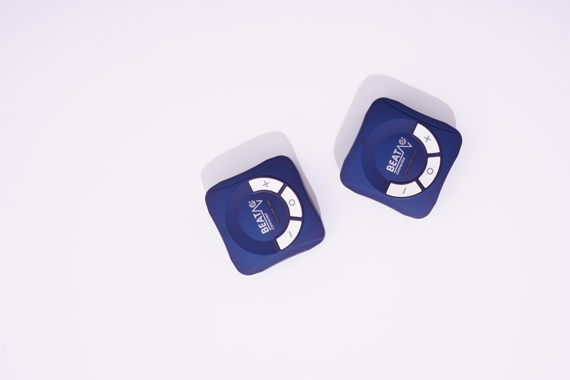 Máy massage điều khiển bằng Smartphone - Beat connected stereo . Là thiết bị massaage điều khiển bằng app tiếng Việt trên điện thoại thông minh. Phù hợp với mọi đối tượng từ lao động giản đơn đến lao động nặng nhọc