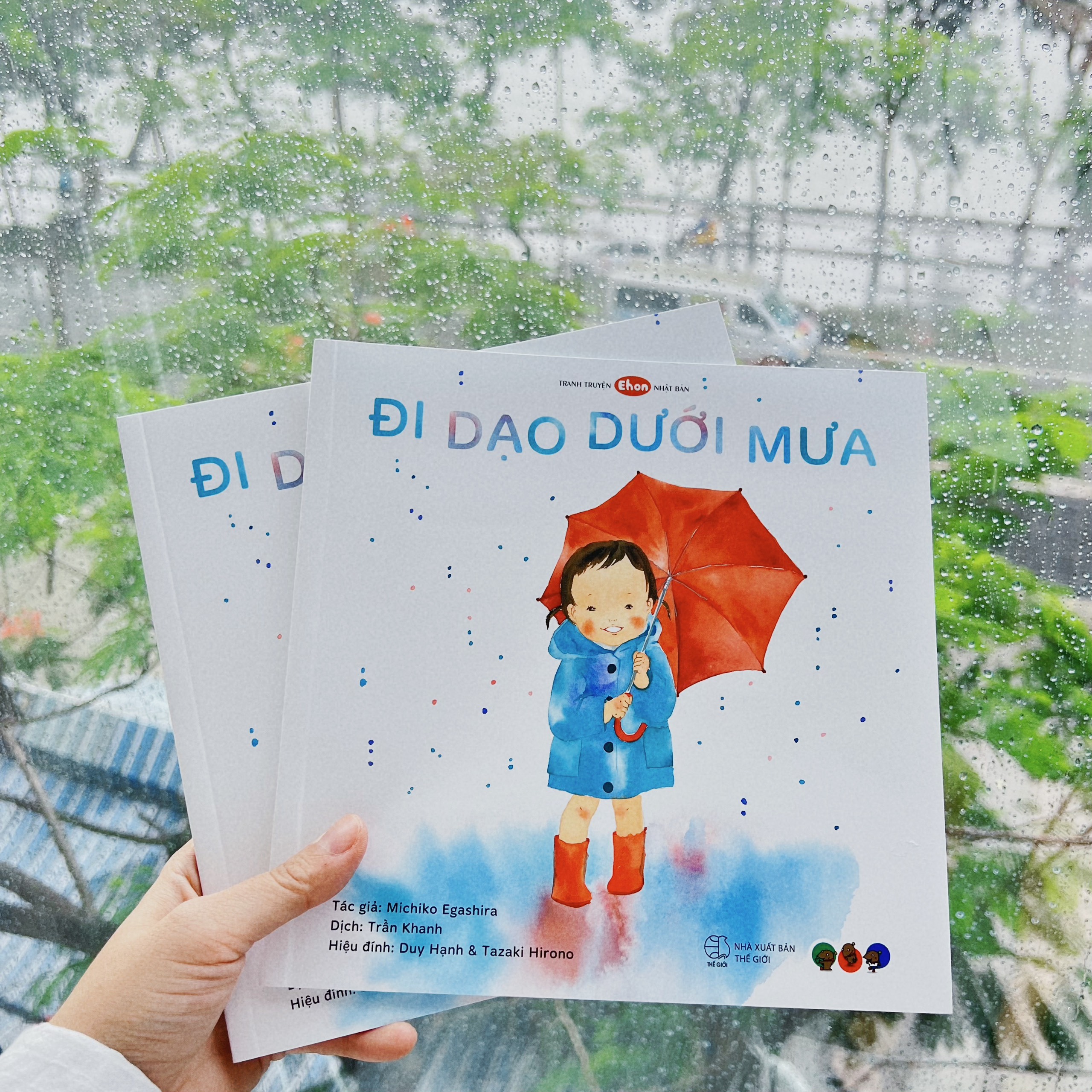 Sách cho bé 1-3 tuổi - Đi dạo dưới mưa (Truyện tranh Ehon Nhật Bản)