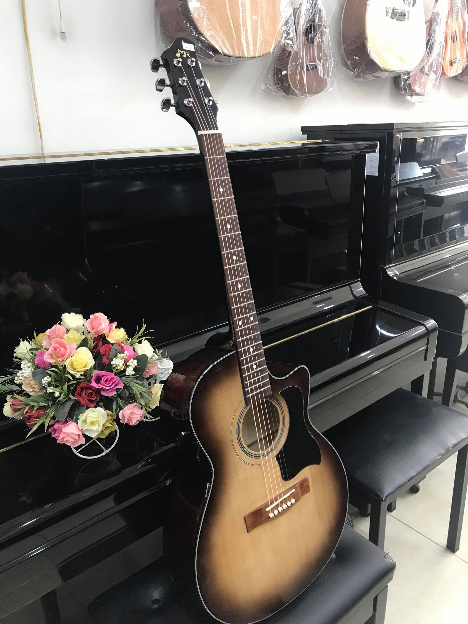 Đàn guitar Acoustic MKAC96, thùng eo, màu vân gỗ, Việt Nam, bao da 2 lớp, bộ dây