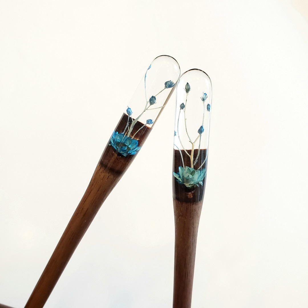 TRÂM CÀI TÓC GỖ-RESIN &amp; SNOWY - BABY