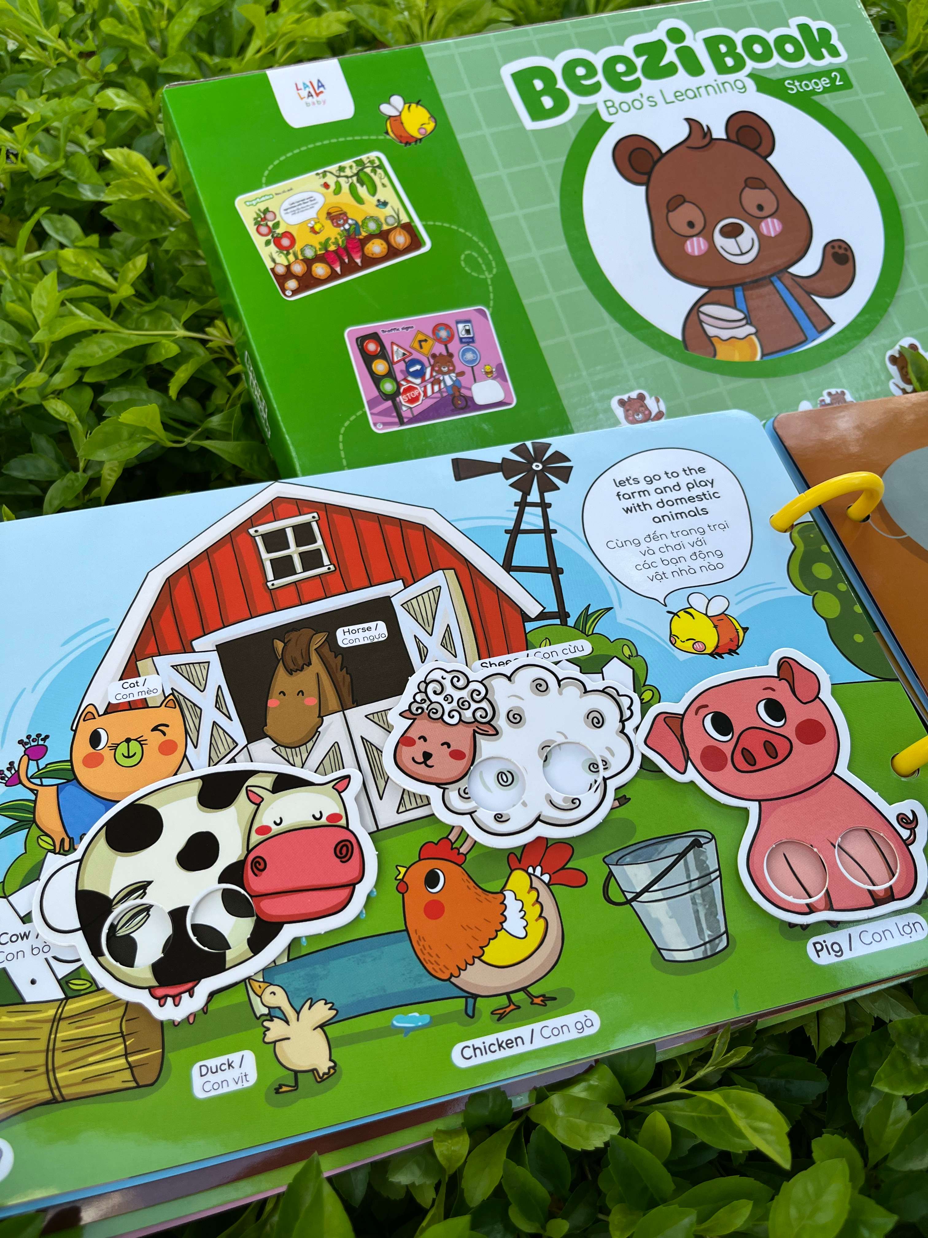 Đồ chơi bóc dán montessori cho bé từ 2 tuổi giúp bé phát triển tư duy và ngôn ngữ