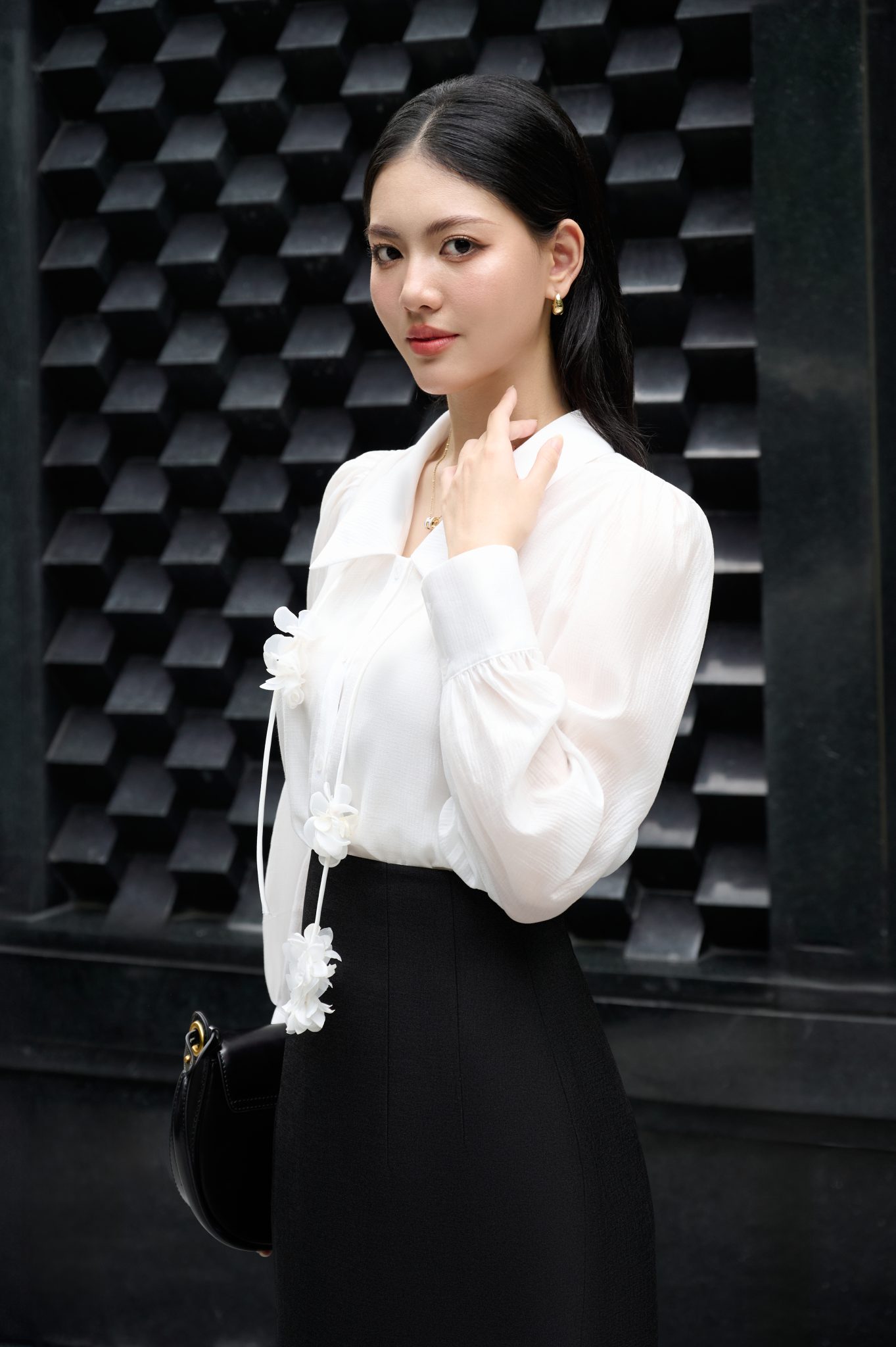 Valen Shirt - Áo sơ mi tơ vai nhún bồng nhẹ thiết kế cao cấp WHITE CHIC