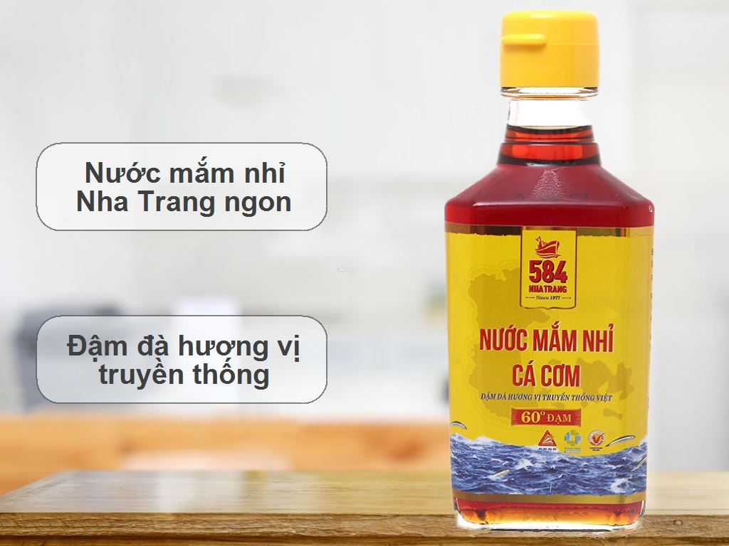 Nước mắm Cá Cơm 60 ĐỘ ĐẠM, 584 Nha Trang, Chai thủy tinh 200ml, Date luôn mới