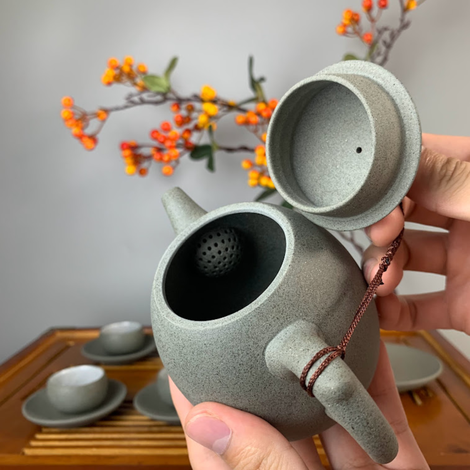 Bộ ấm chén uống trà cao cấp , bộ ấm trà Bát Tràng - hoàng sa tần quyền