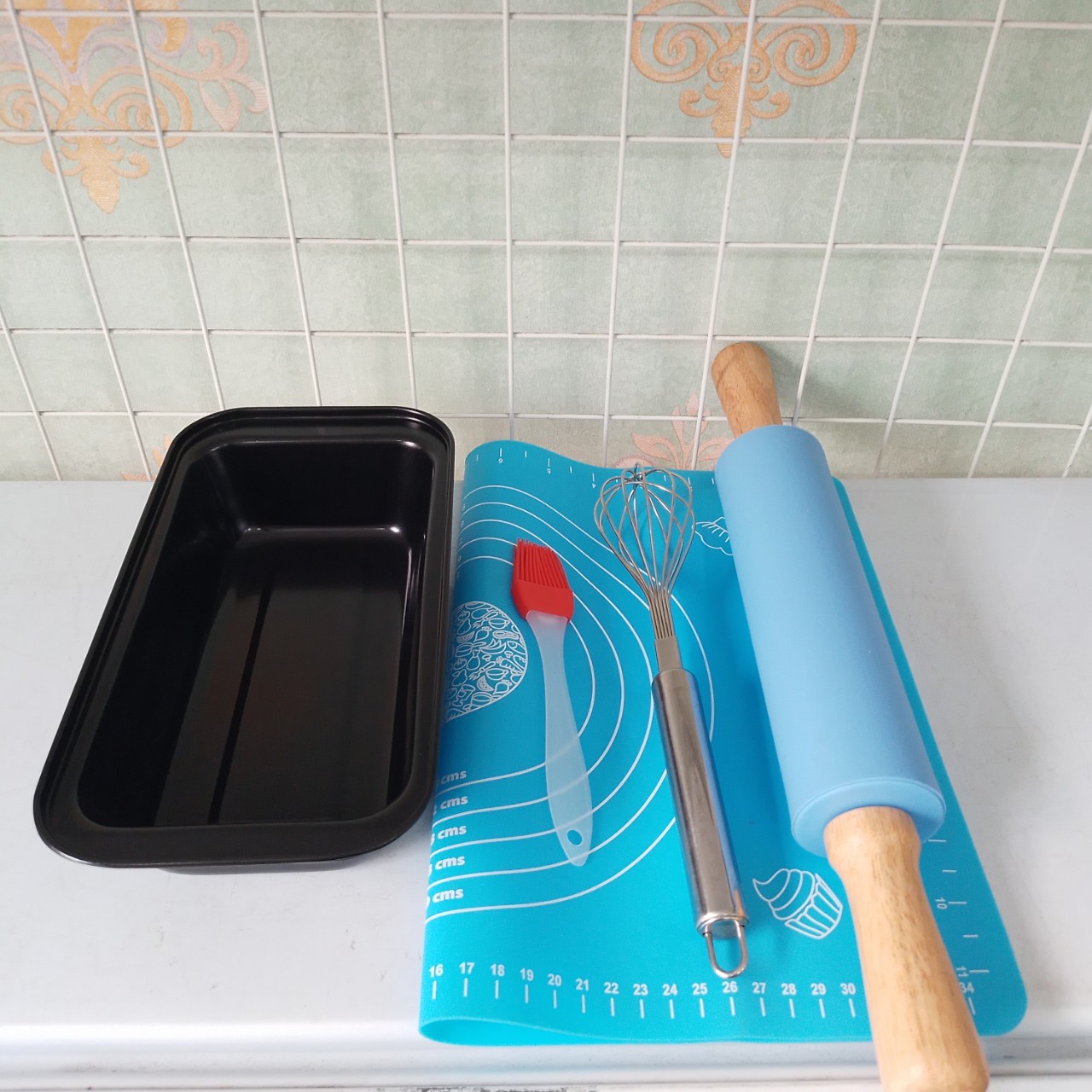 Combo 5 dụng cụ làm bánh: thảm cán bột silicon 30x40cm, chày silicon 38cm, phơi trứng, khuôn nướng bánh sandwich - Tặng chổi phết dầu