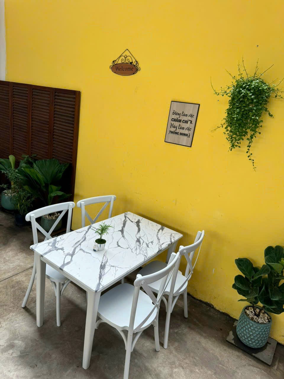 Bộ bàn ăn Bistro SM14CT Juno Sofa kích thước 1m2 + 4 ghế