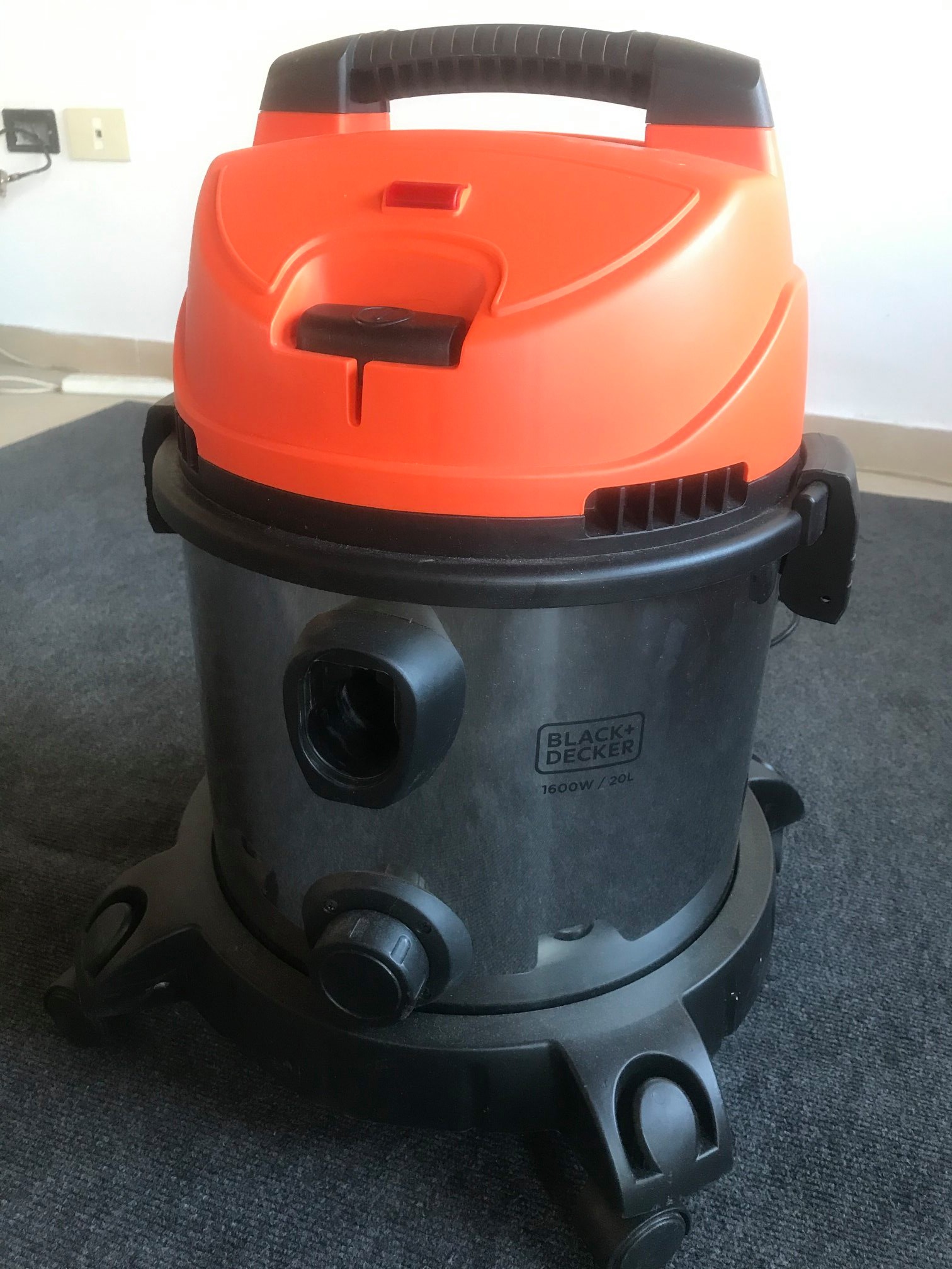 Máy hút bụi khô và ướt chạy điện BLACK & DECKER BDWDS20-B1 - Hàng chính hãng