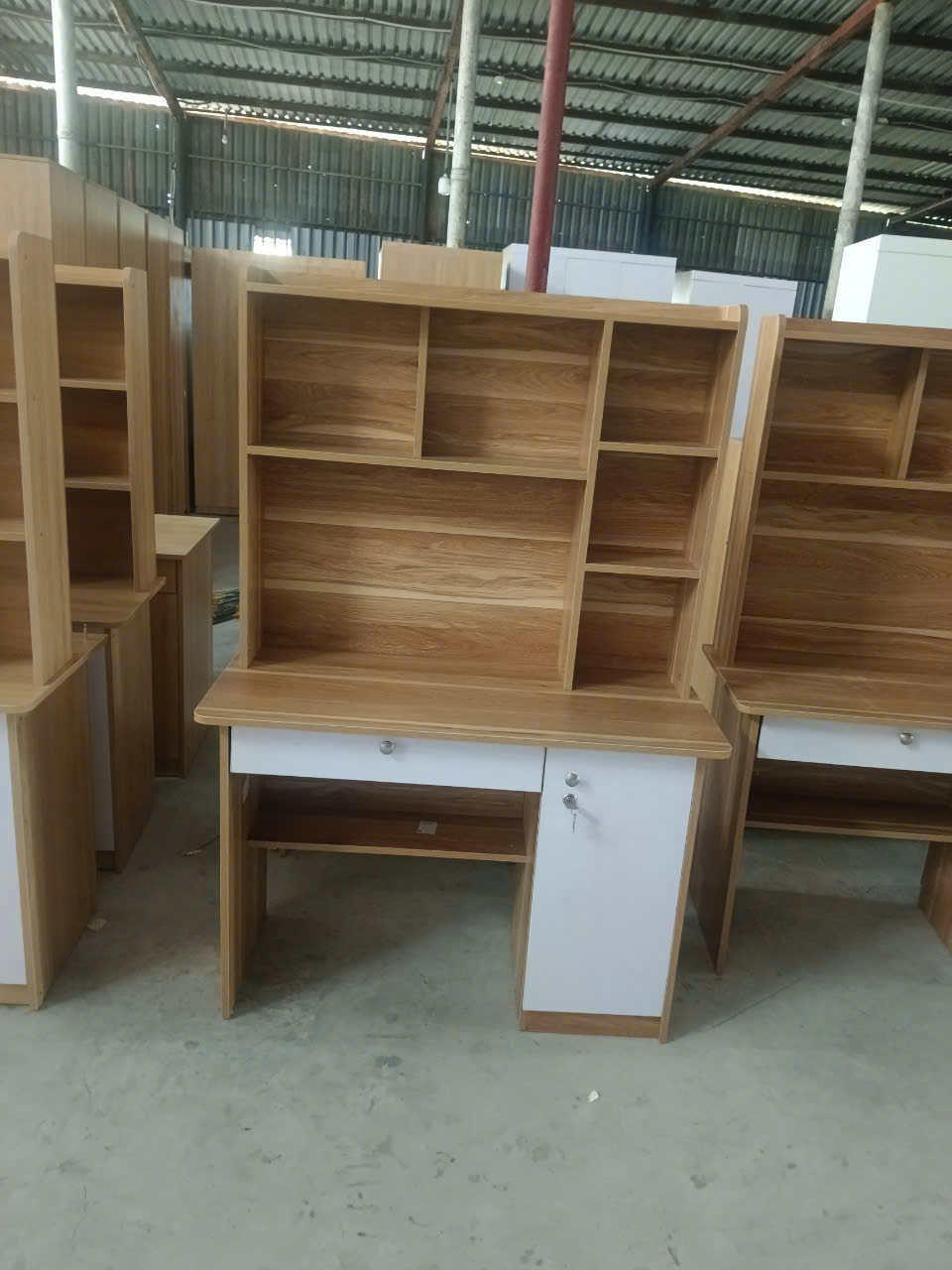 Bàn học sinh Juno Sofa kèm kệ 1 ngăn kéo KT 1m - 1m2