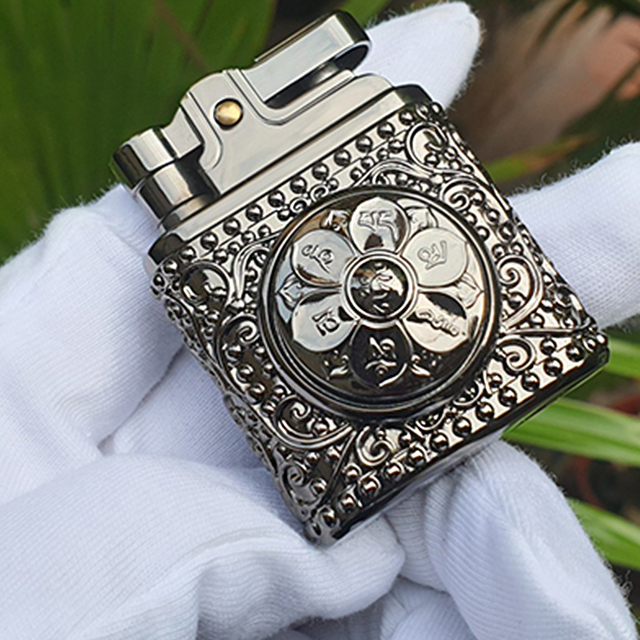 Vỏ Hột Quẹt Bật Lửa Zorro Z582-201 Thiết Kế Độc Lạ Với Hoa Văn Cổ Nổi Phía Trước Nhiều Màu - Dùng Xăng Đá Cao Cấp