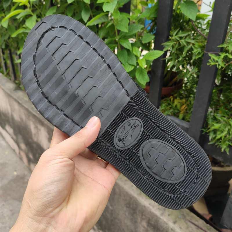 Dép ngang da bụng cá sấu rất êm!