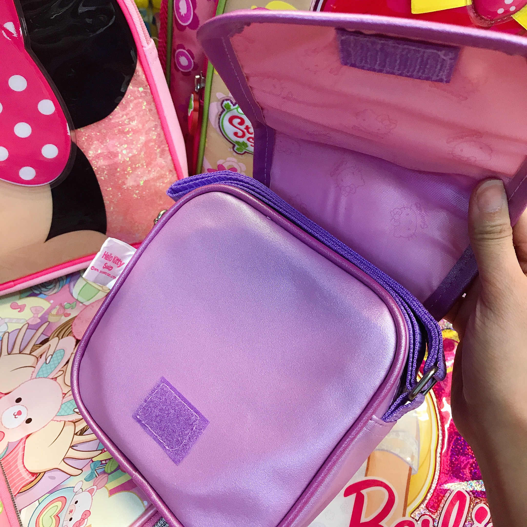 Túi đeo chéo vuông hình mèo Hello Kitty bánh kẹo màu tím đậm cho bé gái (Thái Lan) - 2906KT02402 - (15x5x15cm)