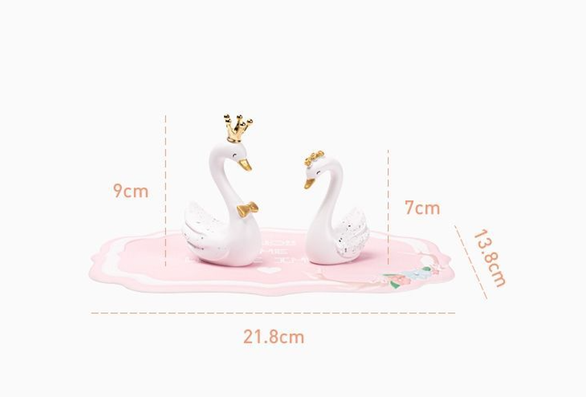 Tượng Thiên Nga Trắng Trang Trí Xe Ô Tô, Bàn Làm Việc | Kèm Thảm Lông Vũ Dán Taplo Xe Ô Tô