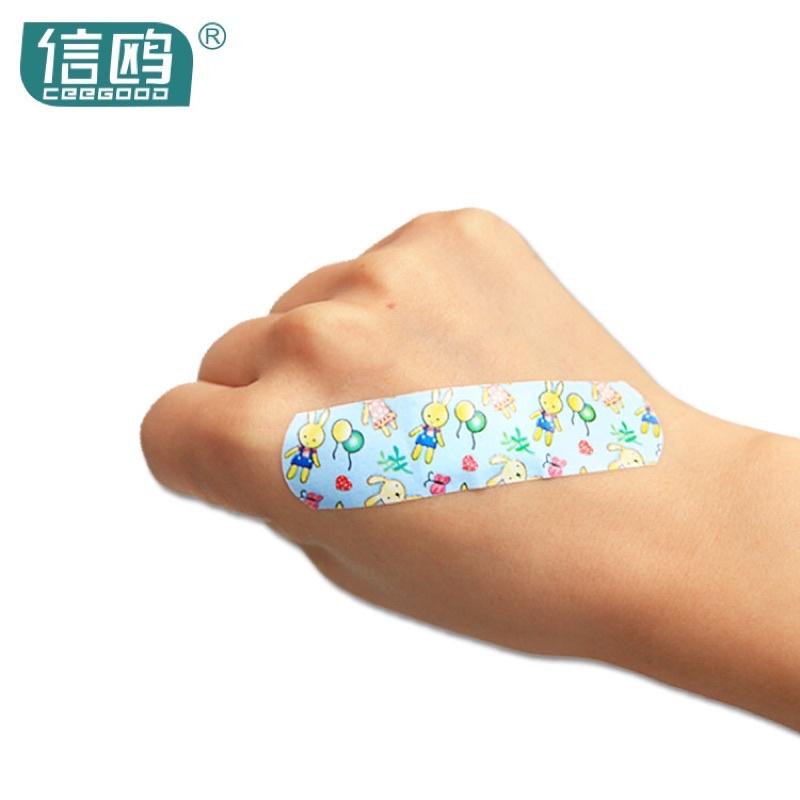 Hộp 100 miếng băng keo cá nhân HÌNH THÚ cute cho bé - Băng dán y tế Urgo hoạt hình hộp 100 miếng chống thấm nước tốt