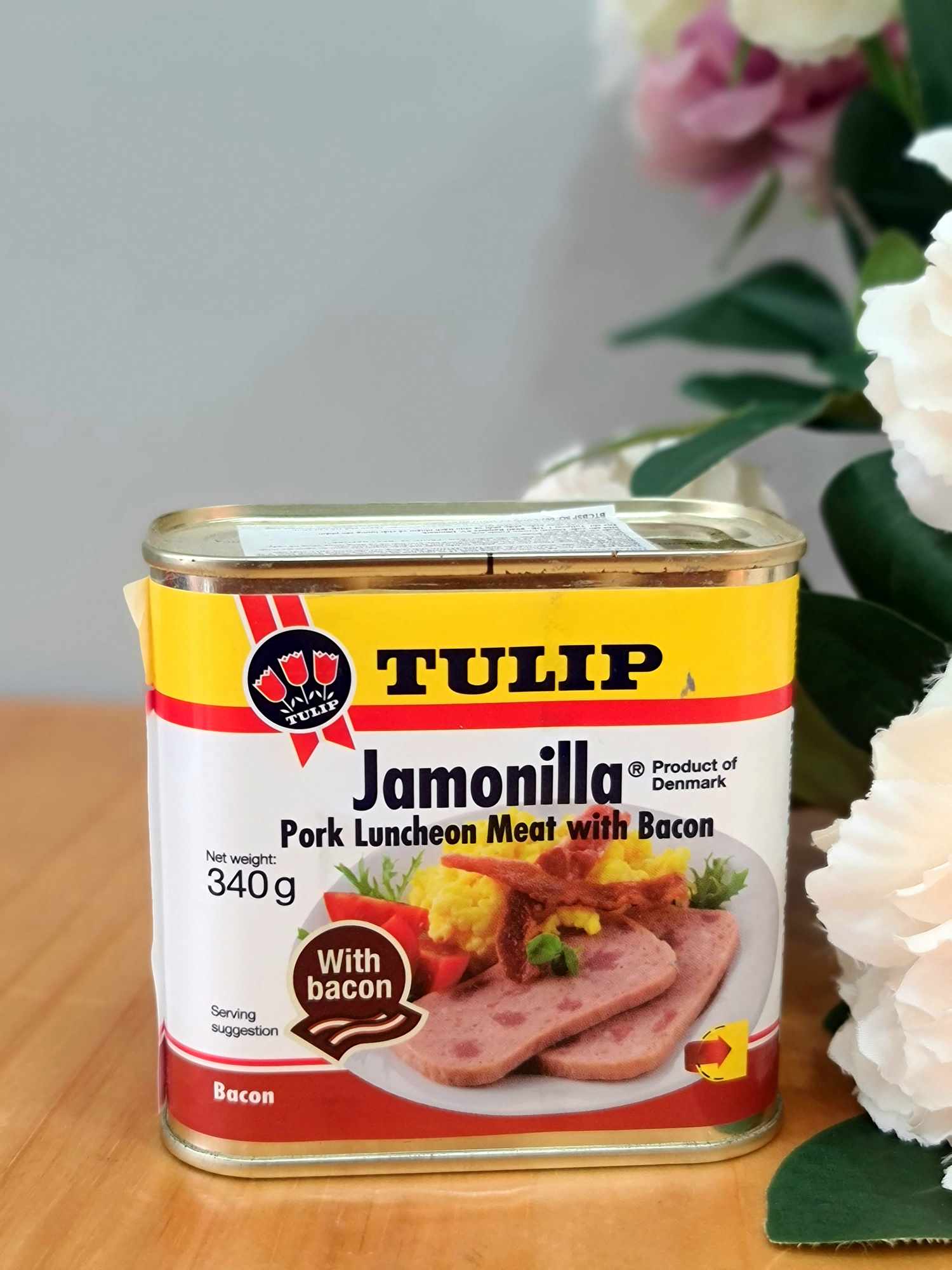 Thịt heo hộp Tulip Jamonilla Pork Luncheon Meat With Bacon 340g