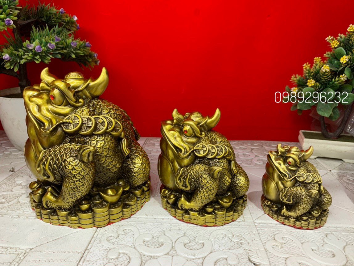 Tượng Cóc thềm thừ có sừng phong thuỷ bằng đồng vàng