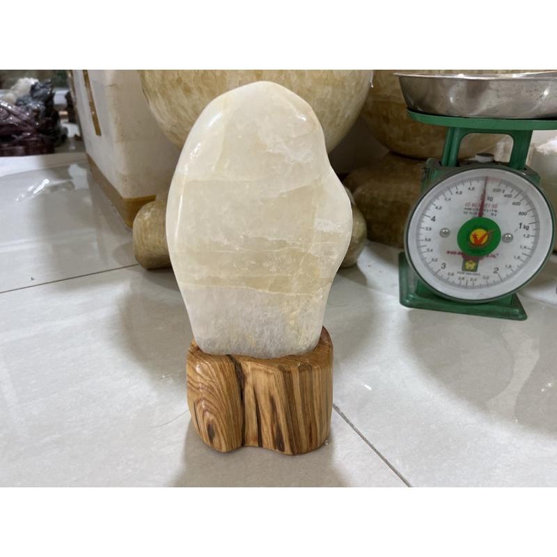 Thạch trắng cao 24 cm nặng 2 kg tặng chân đế gỗ pơ mu