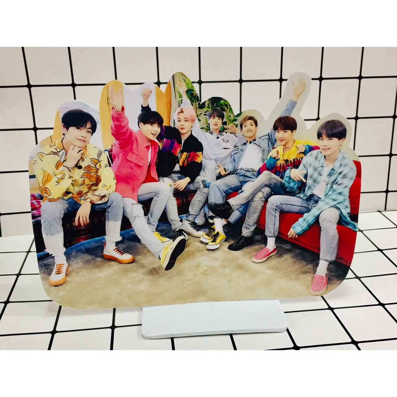 Standee BTS mẫu ngẫu nhiên