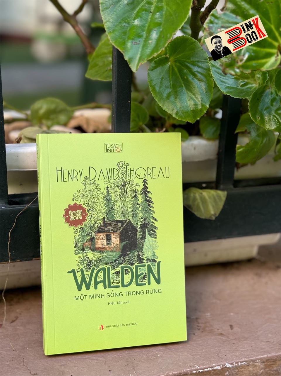 (Ấn bản bỏ túi) WALDEN - MỘT MÌNH SỐNG TRONG RỪNG  - Henry David Thoreau - Hiếu Tân dịch  - NXB Tri Thức