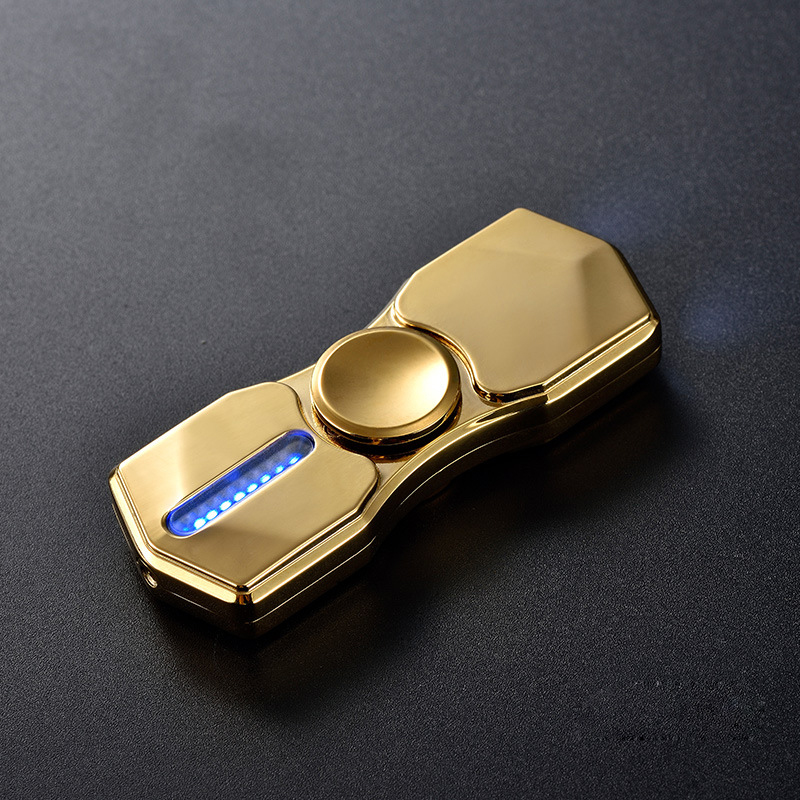 Con Quay Spinner Tạo 12 Hiệu Ứng Đèn Led Kiêm Quẹt Lửa Hồng Ngoại Và Đèn Pin Sạc Điện USB
