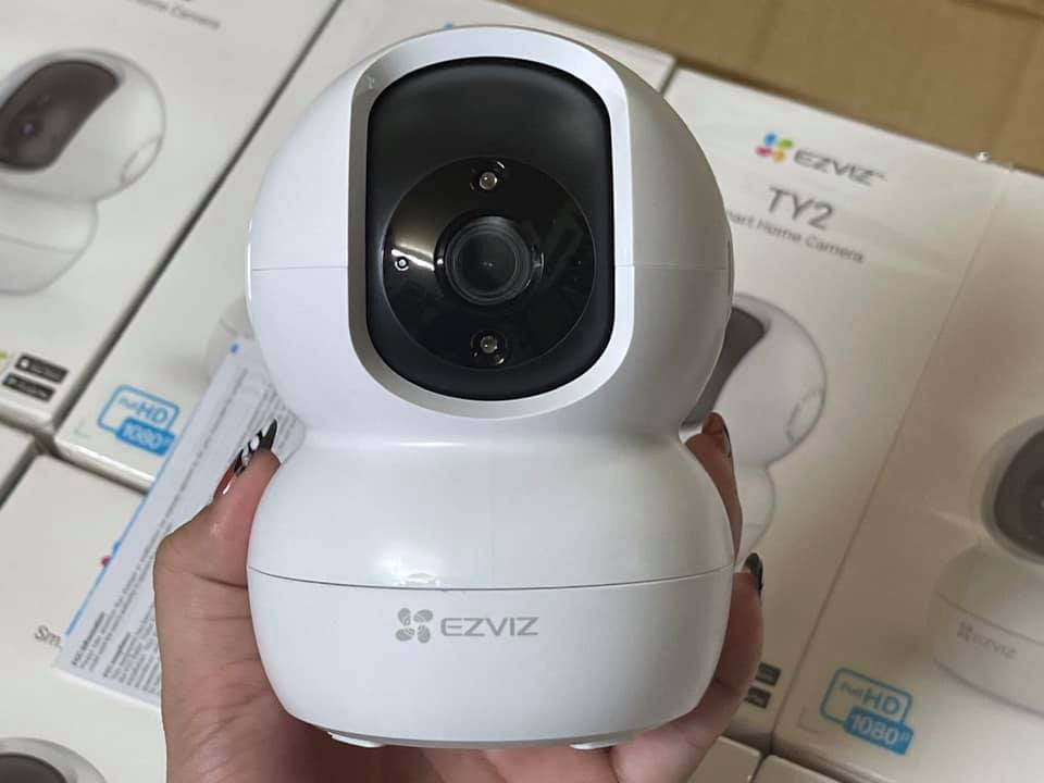 Camera Wifi EZVIZ - TY2 (2.0 Megapixel) - Quay quét thông minh - Đàm thoại hai chiều, Hàng chính hãng