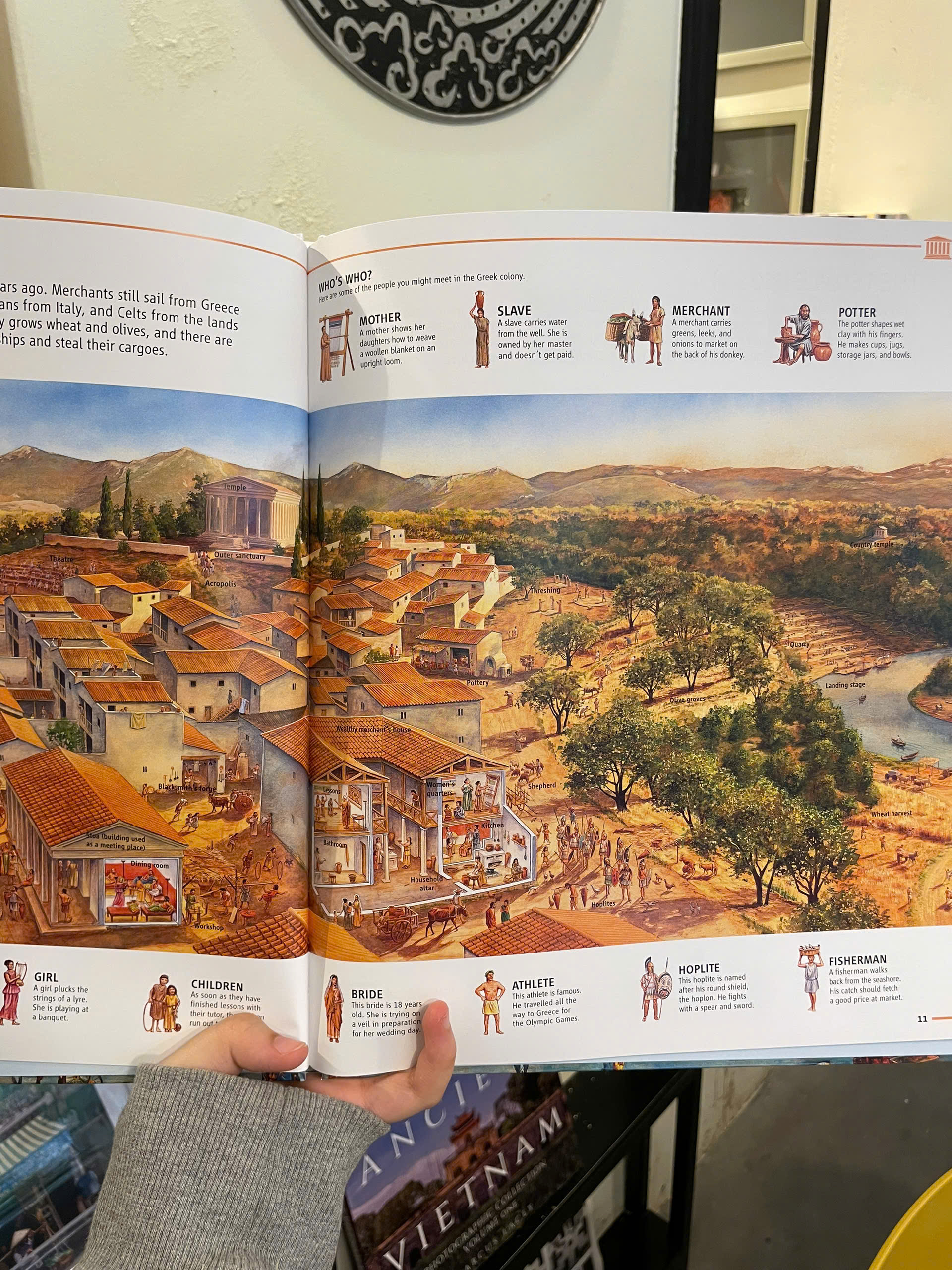 Sách - A City Through Time: From Ancient Colony To Vast Metropolis by Steve Noon - Bìa Cứng